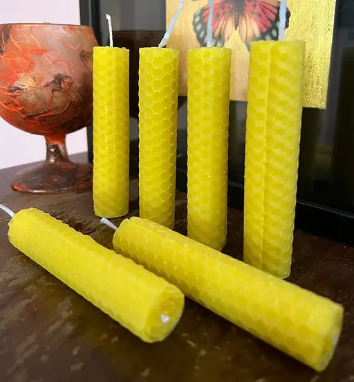 Beeswax Candle Yellow | Hand rolled | Yellow| 10 cm | 100 % U.K. Beeswax