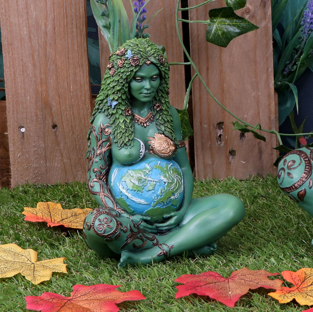 Ethereal Mother Earth Figurine | 17.5cm | Goddess Gaia | Altar Piece